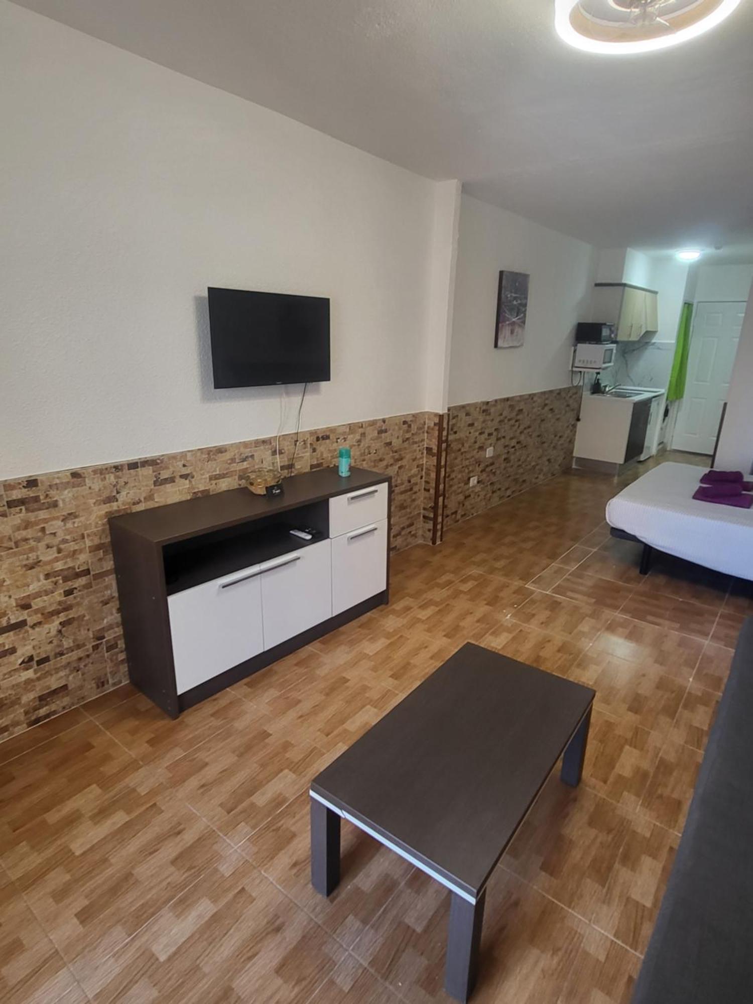 Tropic Apartments En Castle Harbour Лос-Крістіанос Екстер'єр фото