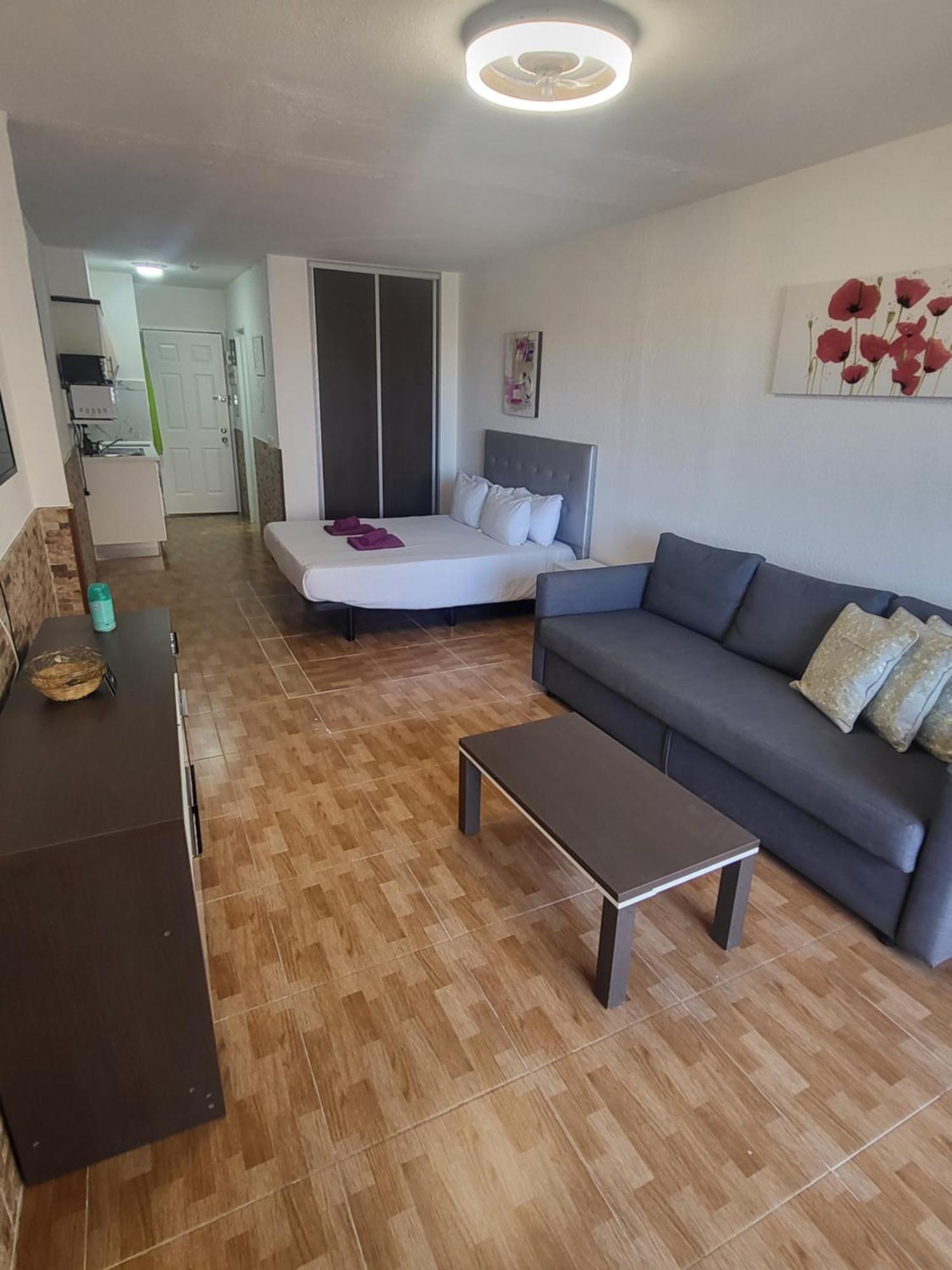 Tropic Apartments En Castle Harbour Лос-Крістіанос Екстер'єр фото