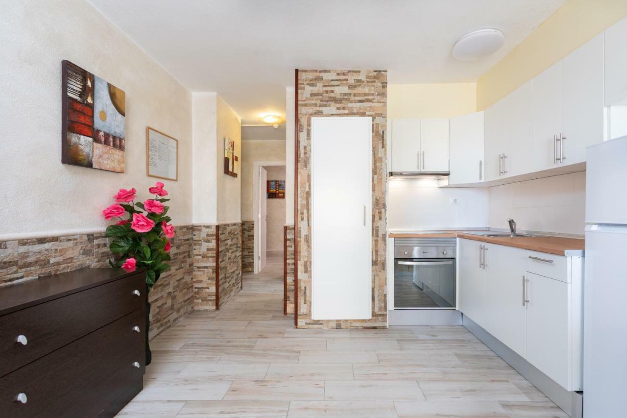 Tropic Apartments En Castle Harbour Лос-Крістіанос Екстер'єр фото